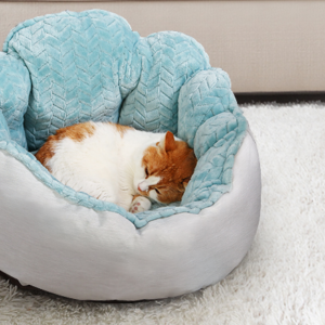 Dropshipping 2020 hot sale Creative Petals Shape Beds Super Soft Long Faux Fur Comfort Warm Pet Beds For Cats And Dogs